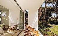 014-pinewood-villa-by-joao-tiago-aguiar.jpg