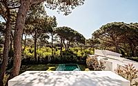 015-pinewood-villa-by-joao-tiago-aguiar.jpg