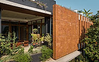 019-house-of-greens-4site-architects-designs-garden-retreat-in-bengaluru.jpg