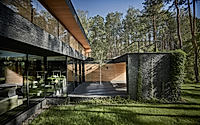 001-forest-house-a-calm-retreat-in-warsaw.jpg
