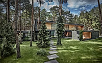008-forest-house-a-calm-retreat-in-warsaw.jpg