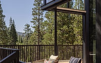 009-yosemite-cabin-recasts-a-tight-plan-into-a-family-mountain-haven.jpg