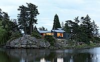 010-shoreline-house-by-splyce-design.jpg