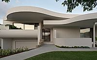 015-onda-fluid-forms-recast-a-perth-bungalow-with-city-facing-rooms-today.jpg