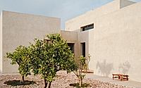 012-ddar-rammed-earth-and-wind-craft-a-climate-smart-home-in-essaouira.jpg