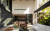 002-concrete-house-by-dayala-e-rafael-arquitetos-associados.jpg