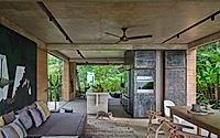 002-studio-house-rammed-earth-villa-open-to-pacific-breeze.jpg