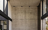 004-concrete-house-by-dayala-e-rafael-arquitetos-associados.jpg