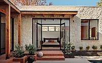 012-courtyard-connector-residence-porch-to-pool-living-in-austin-texas.jpg