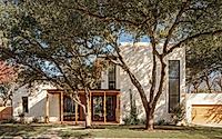 014-courtyard-connector-residence-porch-to-pool-living-in-austin-texas.jpg