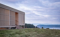 015-whidbey-uparati-light-timber-structure-for-a-meditative-retreat-home.jpg