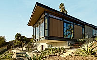 001-hollywood-hills-house-industrial-warmth-for-a-hillside-family-home.jpg