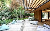 010-contemporary-renaissance-montpellier-house-opens-to-poolside-living.jpg