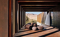 012-red-rock-shaping-harsh-desert-climate-into-a-courtyard-home-retreat.jpg