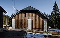 014-borova-lada-cottage-by-studio-plys.jpg