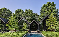 001-east-hampton-modern-shou-sugi-ban-gables-shape-a-coastal-hideaway.jpg