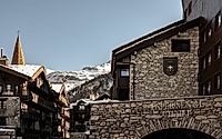 017-experimental-chalet-val-disere-by-chzon.jpg