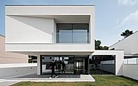 001-casa-dos-sobreiros-ii-light-filled-living-in-coastal-portugal.jpg