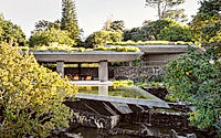 006-planted-pavilion-a-low-slung-retreat-woven-into-constantia-hills.jpg