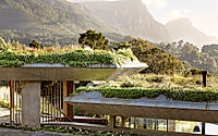 011-planted-pavilion-a-low-slung-retreat-woven-into-constantia-hills.jpg
