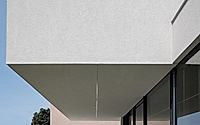 012-casa-dos-sobreiros-ii-light-filled-living-in-coastal-portugal.jpg