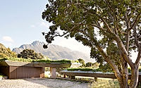 012-planted-pavilion-a-low-slung-retreat-woven-into-constantia-hills.jpg