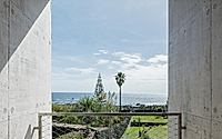 013-casa-da-rocha-quebrada-concrete-house-on-sao-miguel-coast.jpg