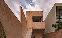 013-portal-62-reframes-a-hidden-cavern-house-in-merida.jpg