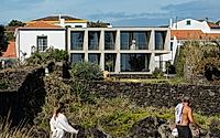 019-casa-da-rocha-quebrada-concrete-house-on-sao-miguel-coast.jpg
