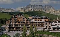027-aman-rosa-alpina-quiet-mountain-rooms-framed-by-the-dolomites.jpg