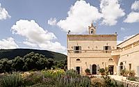 001-pirnello-farmhouse-reclaims-a-puglian-masseria-for-contemporary-life.jpg