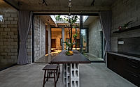 004-a-quiet-house-for-tropical-living.jpg