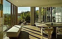 004-looking-glass-a-revitalized-lakefront-retreat.jpg