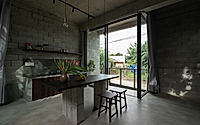 006-a-quiet-house-for-tropical-living.jpg