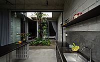 007-a-quiet-house-for-tropical-living.jpg