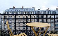 008-appartement-republique-paris-apartment-revived-with-bold-color-hues.jpg