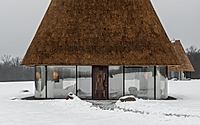 009-hata-mazanka-scenic-eco-minimalist-retreat-in-central-ukraine.jpg