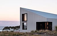 010-scamander-passivhaus-a-low-energy-coastal-retreat-on-tasman-coast.jpg