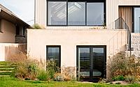 022-the-cornwall-retreat-tactile-coastal-house-for-surf-led-family-life.jpg