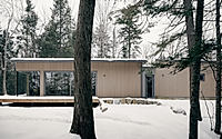 001-maison-du-lac-perdu-a-quiet-plateau-house-in-quebec.jpg