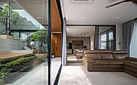 005-the-oasis-house-split-level-urban-courtyard-home-in-bangkok.jpg
