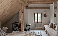 006-cottage-a-vysocina-recasts-the-attic-with-dark-timber.jpg