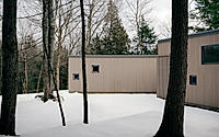 011-maison-du-lac-perdu-a-quiet-plateau-house-in-quebec.jpg