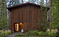 011-north-bank-road-exploring-barn-form-in-a-forest-house-setting.jpg