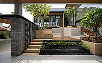 020-the-oasis-house-split-level-urban-courtyard-home-in-bangkok.jpg