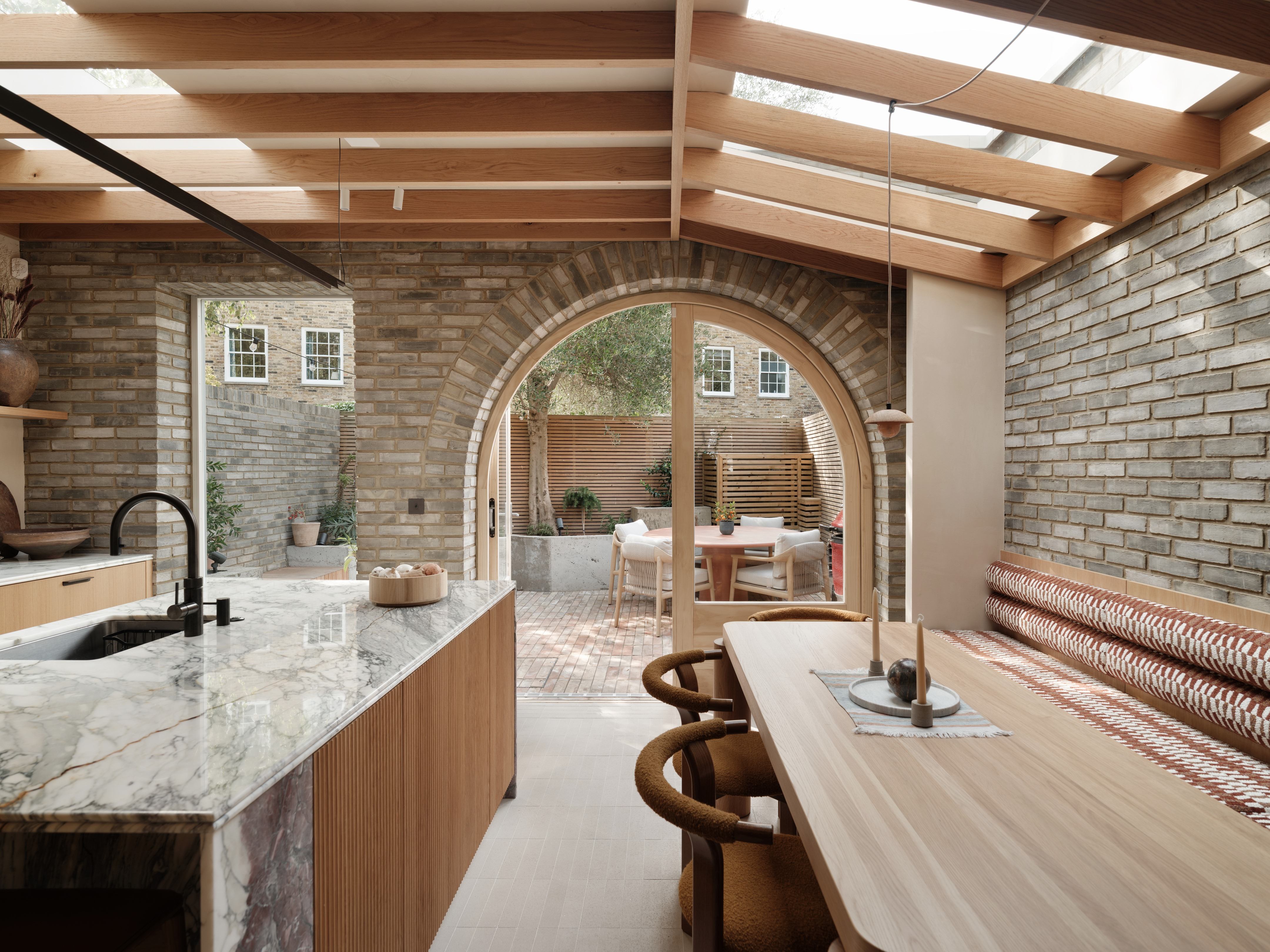 Islington House by Hamish Vincent Design | HomeAdore