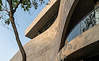 010-rh29-house-in-flux-brings-curves-light-and-motion-to-hyderabad.jpg